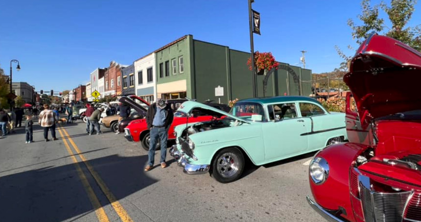 More than 300 classic vehicles and their fans filled the streets during the Southeaster Autorama.